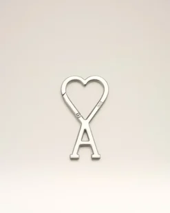 Ami de Coeur Schlüsselanhänger mit silbernem Karabinerhaken aus Metall Grau Unisex GebüRstetes