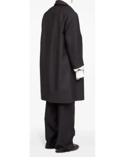 Anonymity of the Lining Mantel - Schwarz