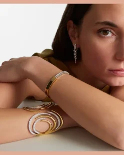 Armreif aus 18kt Gelbgold mit Diamanten