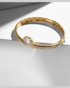 Armreif aus 18kt Gelbgold mit Diamanten