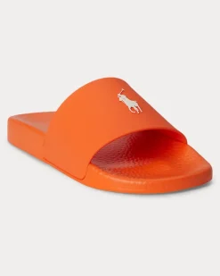 Badesandale mit charakteristischem Pony Orange