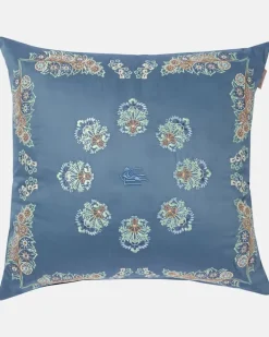 Besticktes Kissen aus Baumwollsatin Blau
