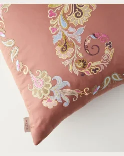 Besticktes Kissen Kentia aus Baumwollsatin Rosa