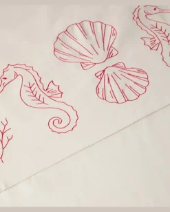 Bestickte Tischdecke aus Leinen Rot