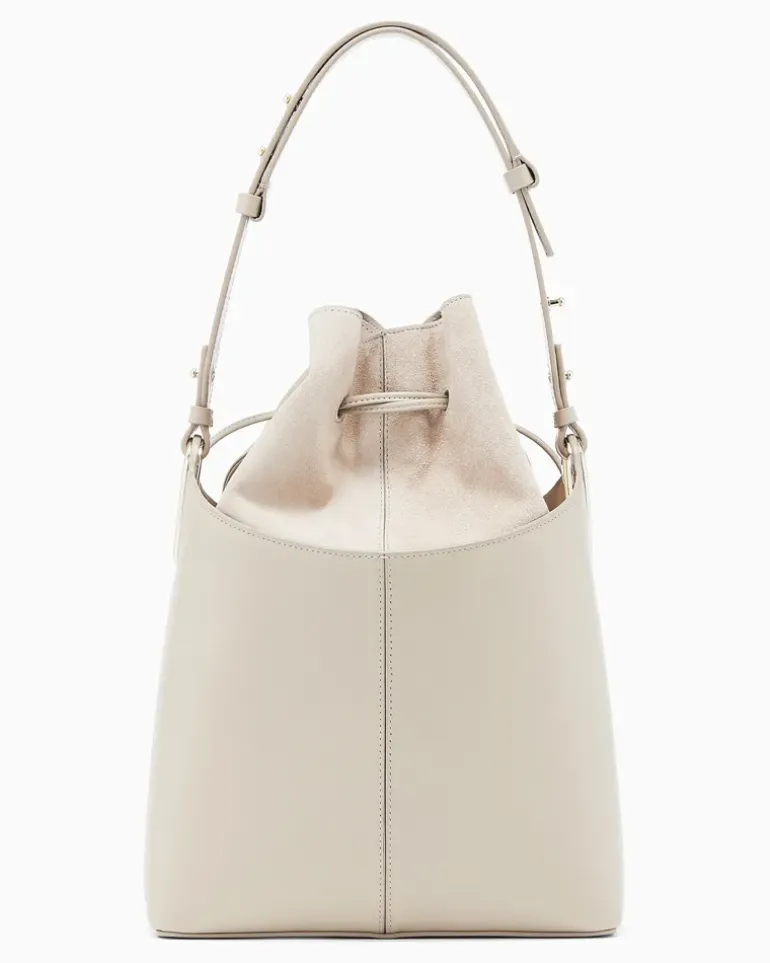 Beuteltasche aus glattem Kalbsleder Beige