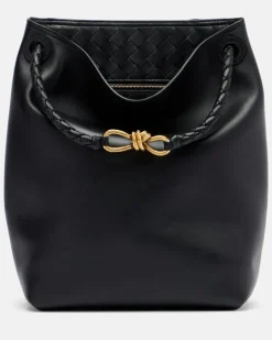 Bucket Bag Andiamo Small aus Leder Schwarz