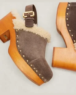 Chloé Clogs Jeannette mit Shearling Braun