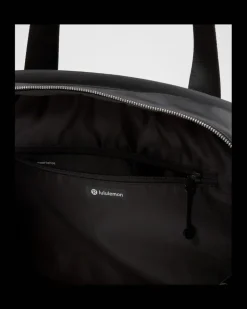 City Essentials Duffle Bag Größe in Black