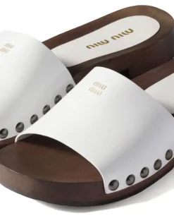 Clogs aus Lackleder - Weiß