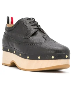 Clogs mit Budapestermuster - Schwarz