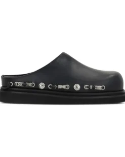 Clogs mit Nieten - Schwarz