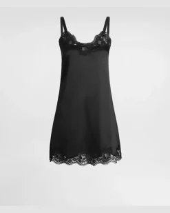 Das Edle Dessous-unterkleid Aus Seidensatin Mit Spitzenkanten Ist Das Perfekte Kleidungsstück Für Einen Sinnlichen Und Edlen Look. - Frau Unterwäsche Schwarz Seide