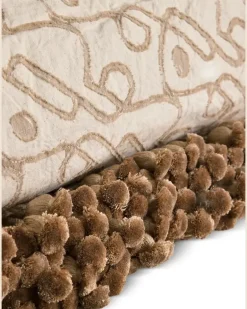 Gemusterte Tilney Tagesdecke mit Quastendetail - Nude
