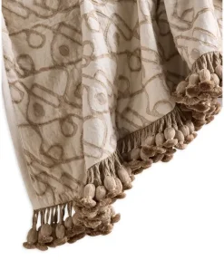 Gemusterte Tilney Tagesdecke mit Quastendetail - Nude