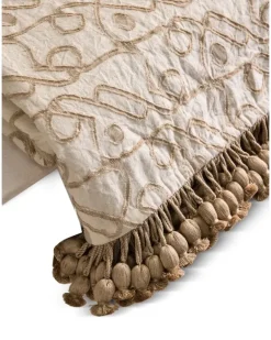 Gemusterte Tilney Tagesdecke mit Quastendetail - Nude