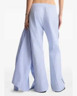 Gestreifter Pyjama mit Stickerei - Blau