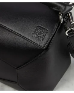 Henkeltasche Puzzle Edge Medium aus Leder puzzle Schwarz