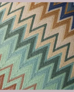 Kissen Margot Zigzag aus Häkelstrick Multicolor
