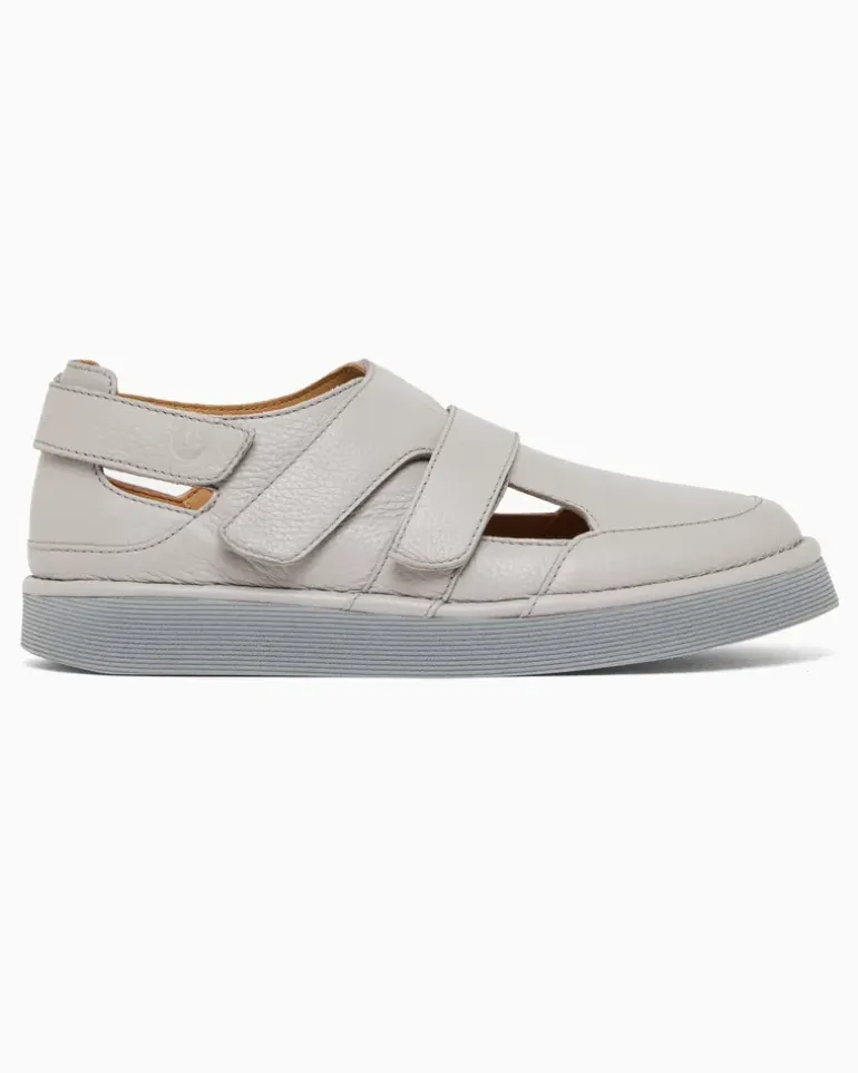 Ledersandalen mit Cut-out-Details Grau