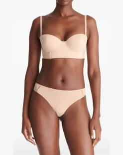 Mika Soyeuse Tanga - Nude