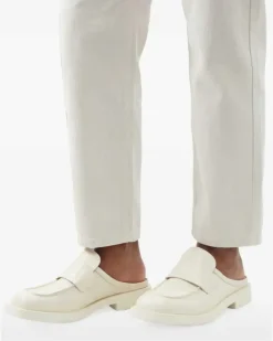 Mil 1978 Mules - Nude