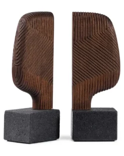 Moai Buchstützen mit gemeißeltem Walnussholz - Braun