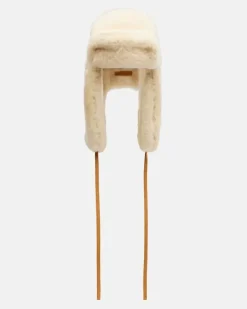 Mütze Chapka aus Shearling mit Leder Weiß