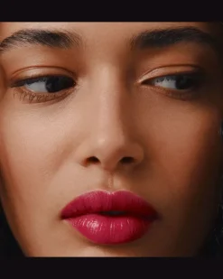 Rouge , Glänzender Lippenstift Silky Grey