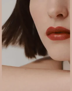 Rouge , Seidig glänzender Lippenstift Off-White