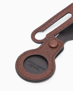 Schlüsselanhänger mit AirTag-Halter, gefertigt aus genarbtem Kalbsleder Braun