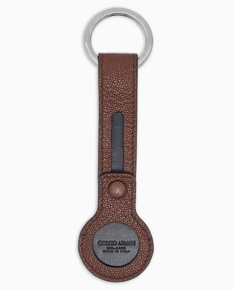 Schlüsselanhänger mit AirTag-Halter, gefertigt aus genarbtem Kalbsleder Braun