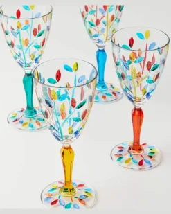 Set aus vier Weingläsern Multicolor