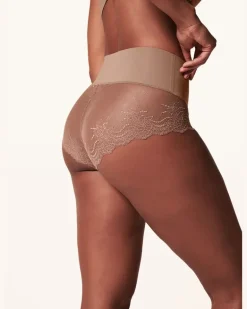 Shape-Panty Spanxsupersmooth™ Undie-Tectable® Lace beige Hellbraun