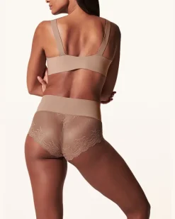 Shape-Panty Spanxsupersmooth™ Undie-Tectable® Lace beige Hellbraun
