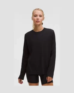 Swiftly Relaxed Langarmshirt e Passform für Frauen – Größe in Black