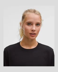 Swiftly Relaxed Langarmshirt e Passform für Frauen – Größe in Black
