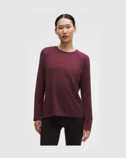 Swiftly Relaxed Langarmshirt e Passform für Frauen – Größe in Burgundy Bay