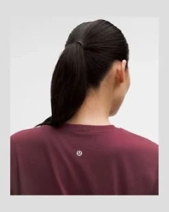 Swiftly Relaxed Langarmshirt e Passform für Frauen – Größe in Burgundy Bay