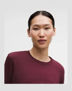 Swiftly Relaxed Langarmshirt e Passform für Frauen – Größe in Burgundy Bay