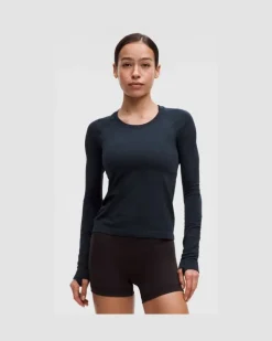 Swiftly Tech Langarmshirt 2.0 Taillenlänge für Frauen – Größe in True Navy