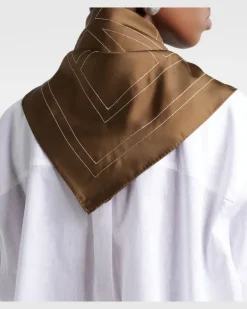 Tuch aus Seide Braun