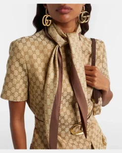 Tuch GG aus Seiden-Twill Beige