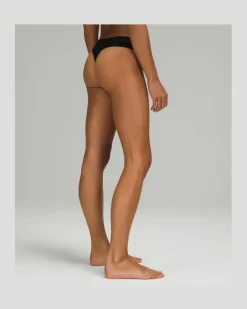 UnderEase String mit mittelhohem Bund 5er-Pack für Frauen – Größe in Black