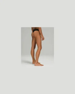 UnderEase String mit mittelhohem Bund 5er-Pack für Frauen – Größe in Black