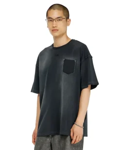 Verwaschenes T-Shirt mit zerrissener Brusttasche - T-Shirts - Herren - Schwarz