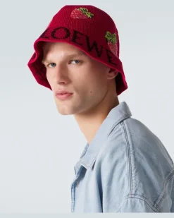 Verzierter Hut Strawberry aus Häkelstrick Rot