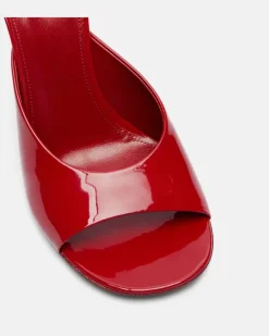 Wedge-Pantoletten aus Lackleder Rot
