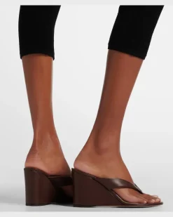 Wedge-Sandalen aus Leder Braun