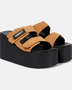 Wedge-Sandalen aus Veloursleder Braun