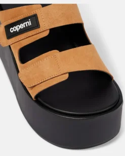 Wedge-Sandalen aus Veloursleder Braun